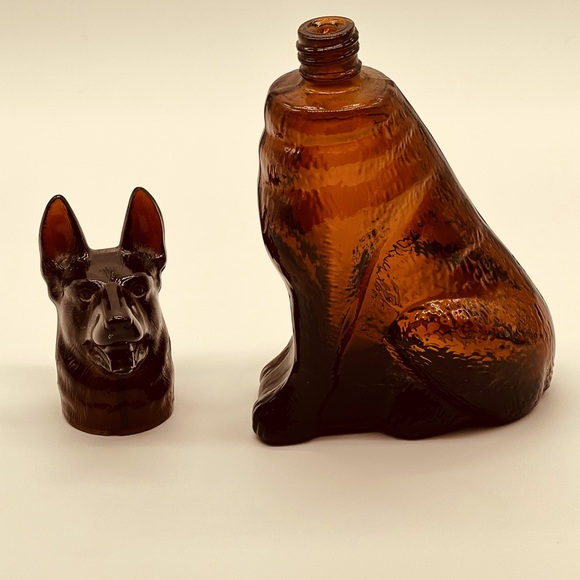 AVON Vintage Amber Pressed Glass, German Shepherd, Aftershave/ Perfume Bottle. - Picture 4 of 4